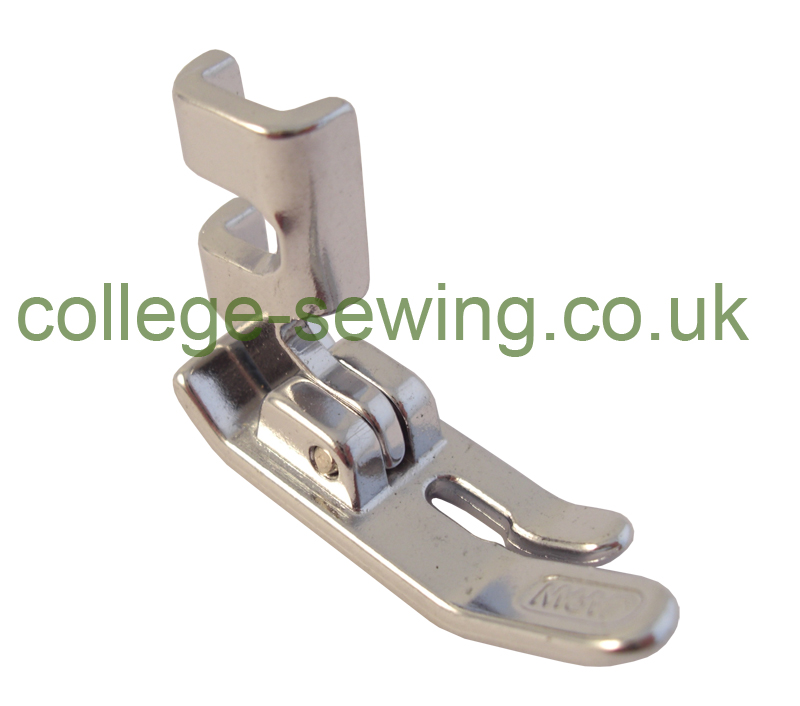 45321 LOW SHANK HINGED STRAIGHT STITCH FOOT SINGER