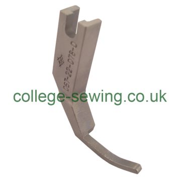 067220780=S67ZR OUTSIDE ZIP FOOT RIGHT ADLER USE WITH INNER FOOT 067220706