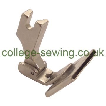 S10C-1=25MM HINGED TUBE FOOT CENTRE
