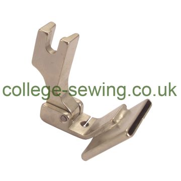 S10L-3/4=19MM HINGED TUBE FOOT LEFT