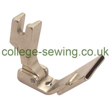 S10R-3/4=19MM HINGED TUBE FOOT RIGHT