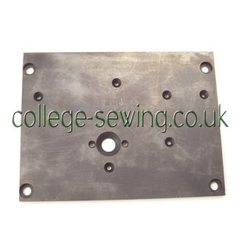 559037 BED PLATE RIGHT SINGER 300U TAPEEDGE