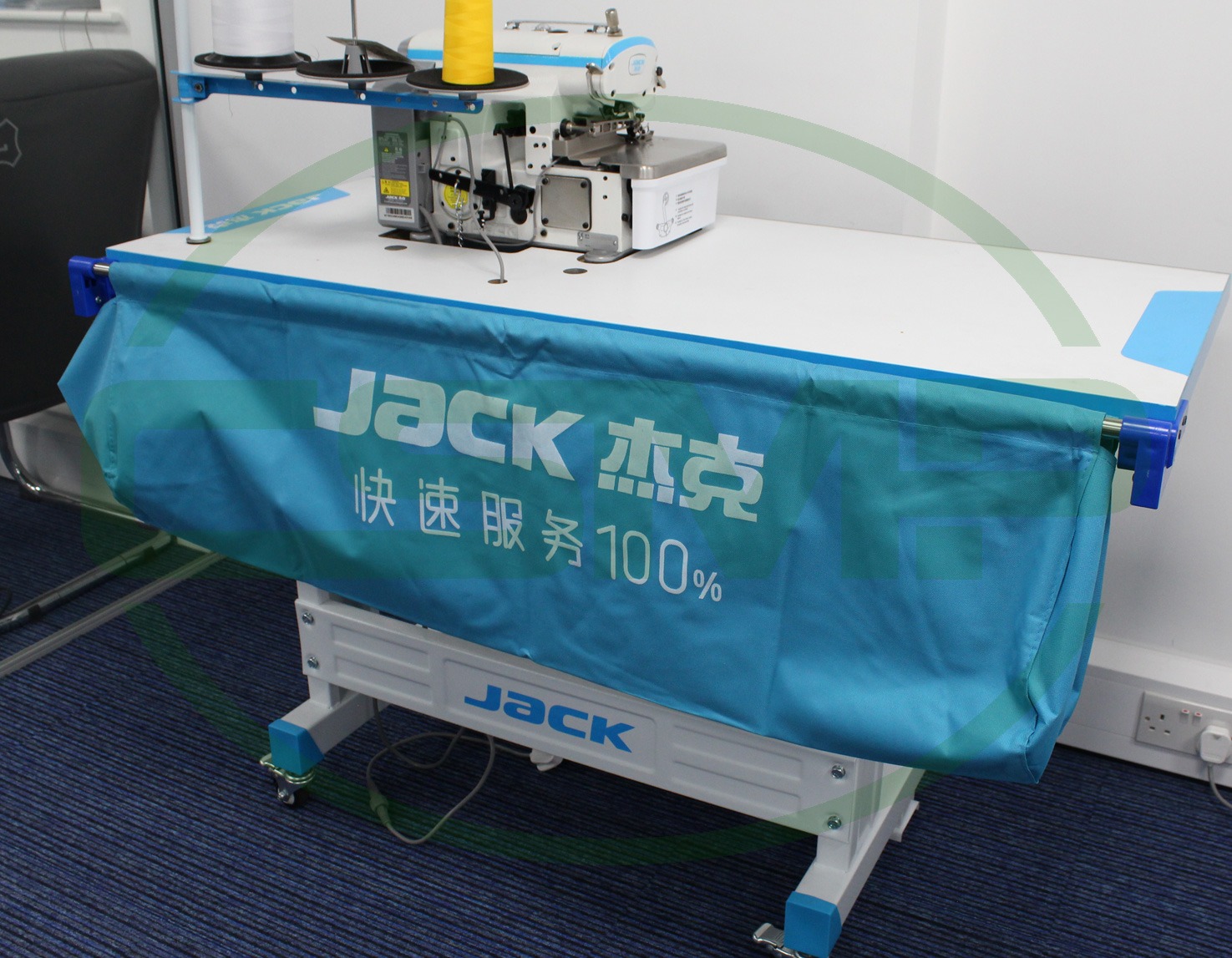 811838 TABLE TOP CLOTH BUCKET JACK
