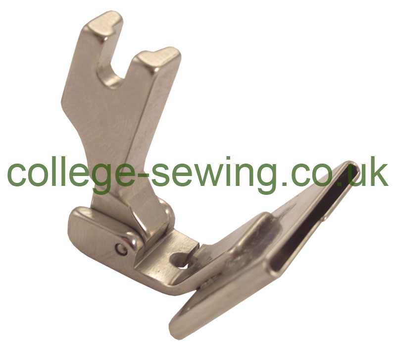 S10C-1=25MM HINGED TUBE FOOT CENTRE