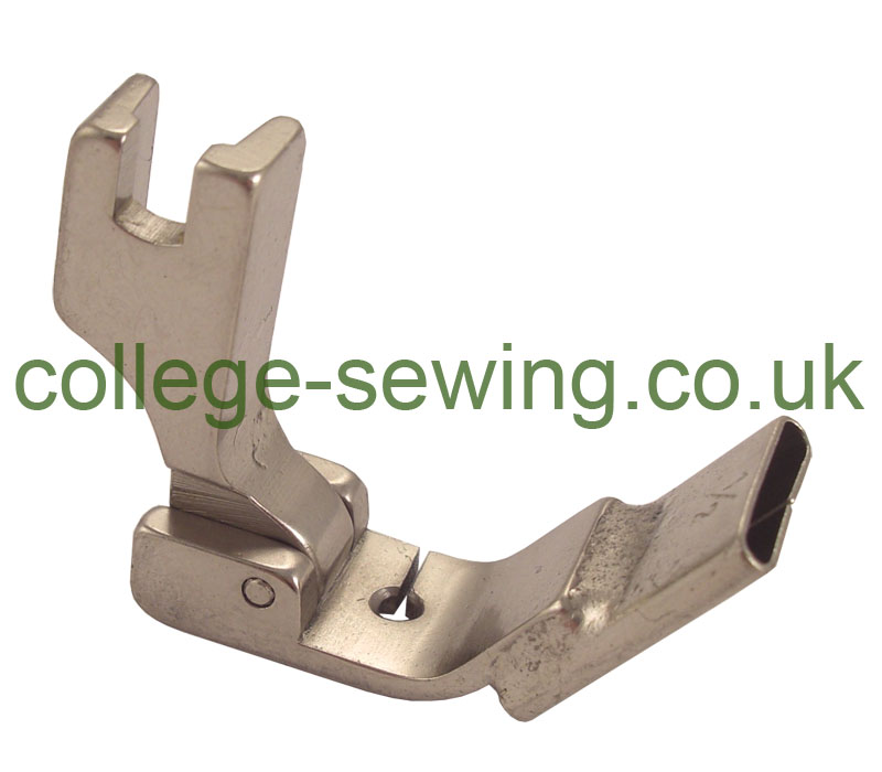 S10C-1/2=13MM HINGED TUBE FOOT CENTRE